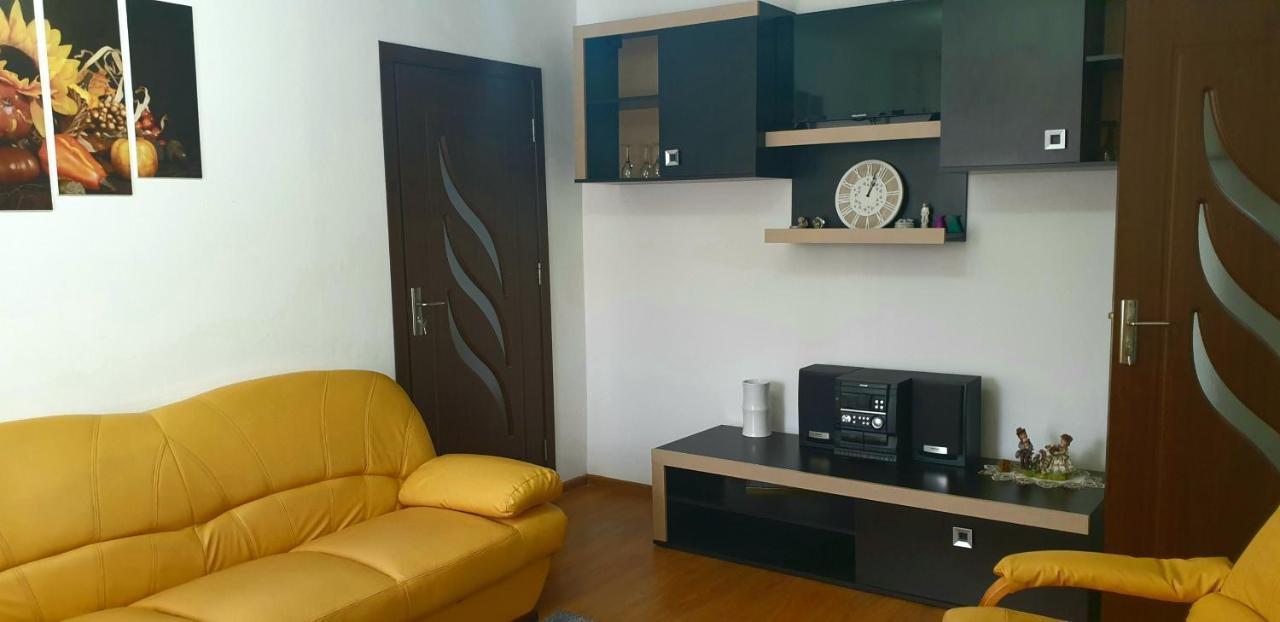 Elena Appartement Orşova Buitenkant foto